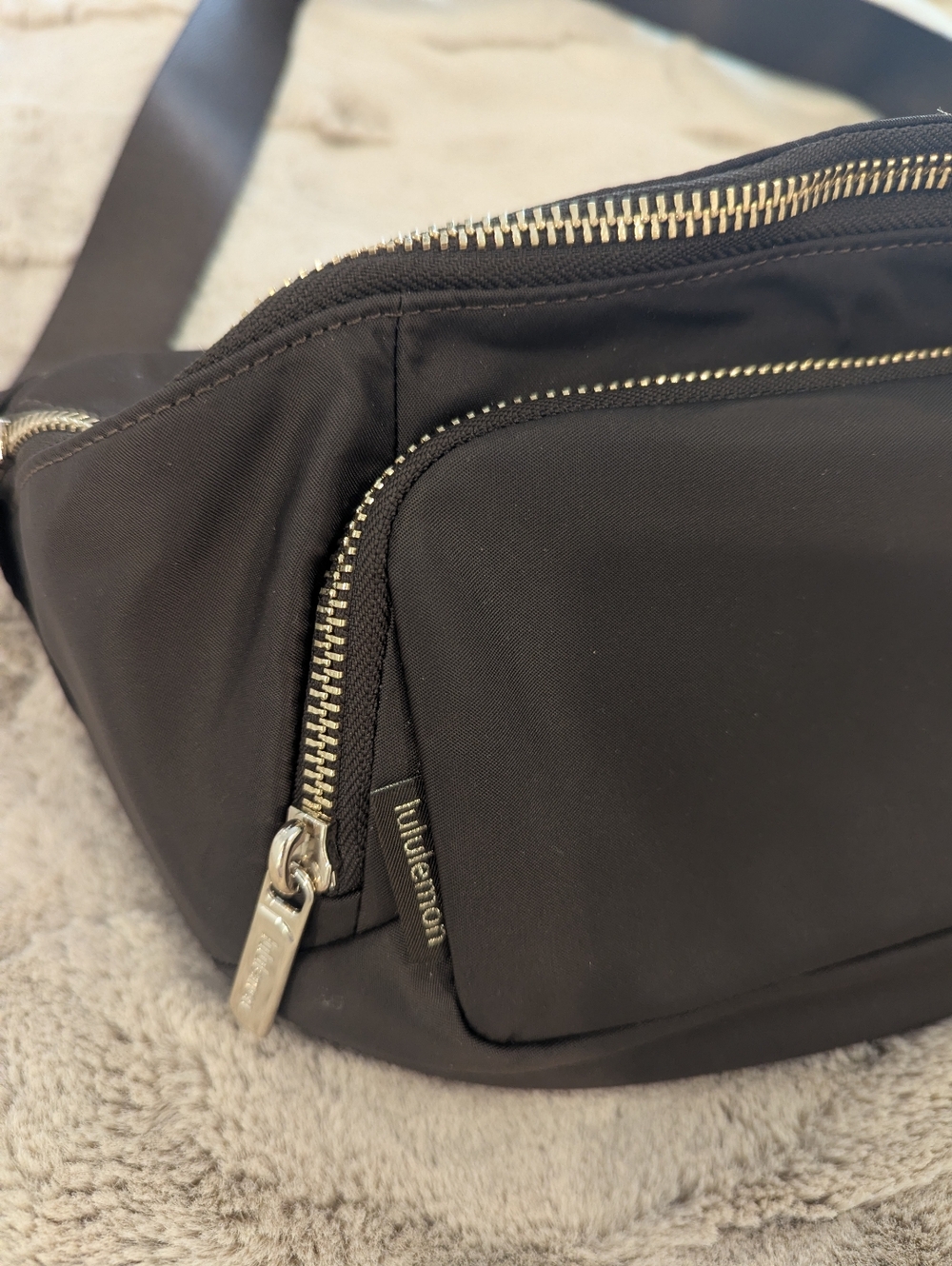 Lululemon Everywhere Belt Bag Extra Large 4L Metal - Picture 8 of 9